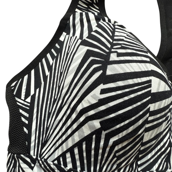 Victoria's Secret VSX Incredible Sports Bra 34C Black High Support Racerback Gym - Picture 5 of 10